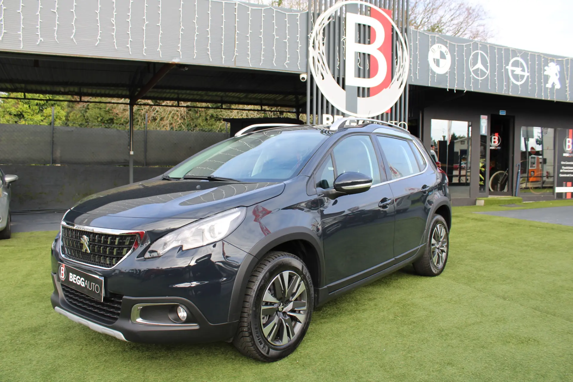 Peugeot 2008 PureTechAllure 2