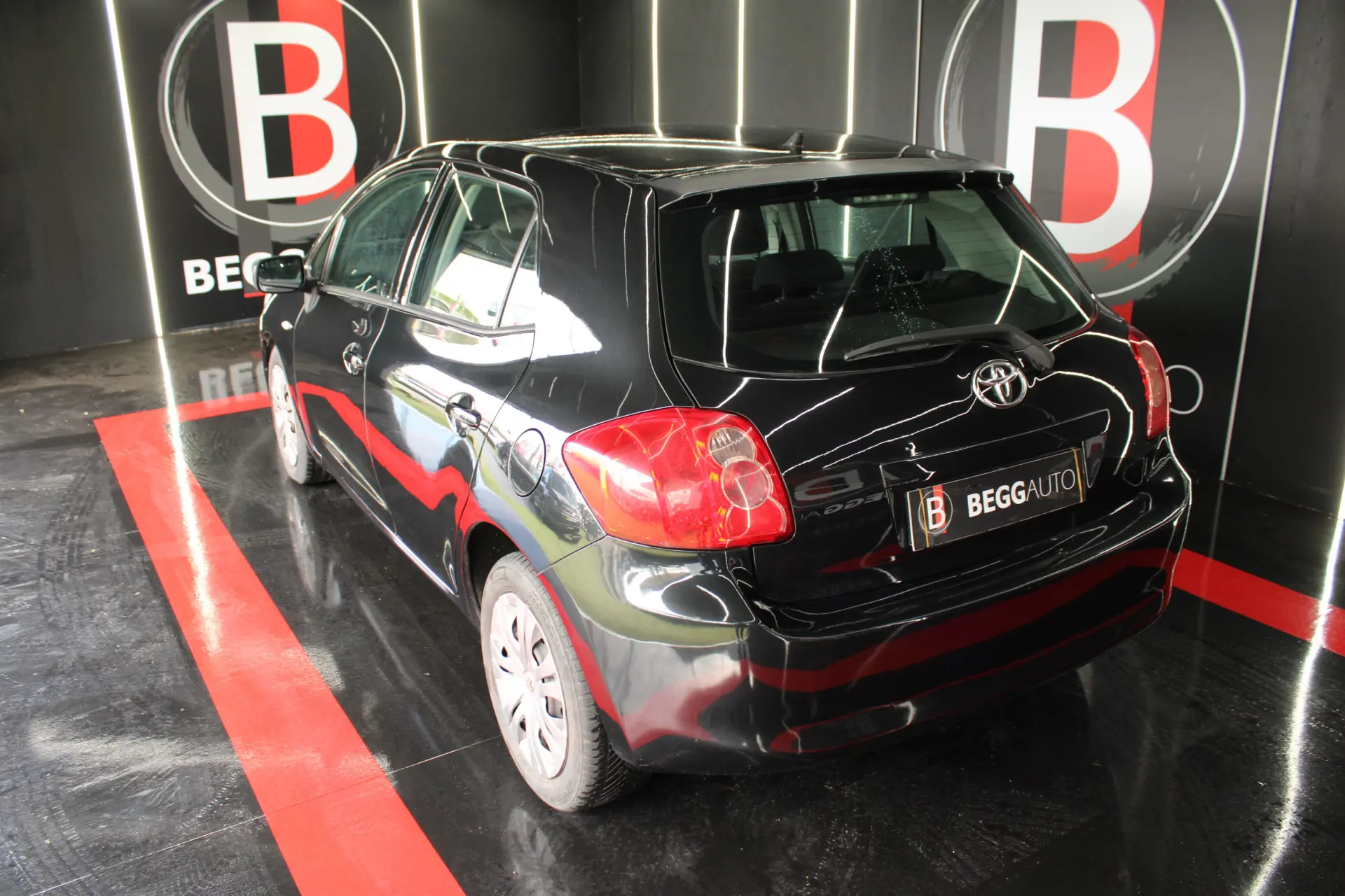 Toyota Auris 1.4 D-4D Sol 17