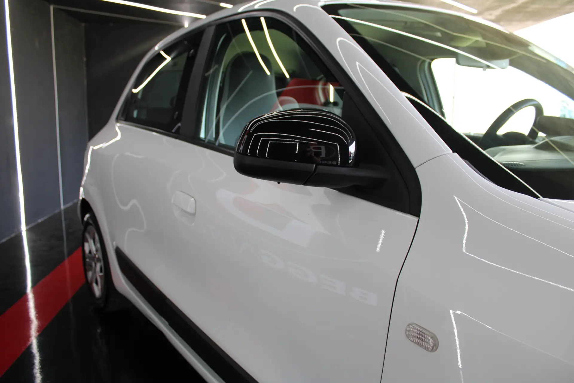 Renault Twingo 1.0 SCe Intens 11