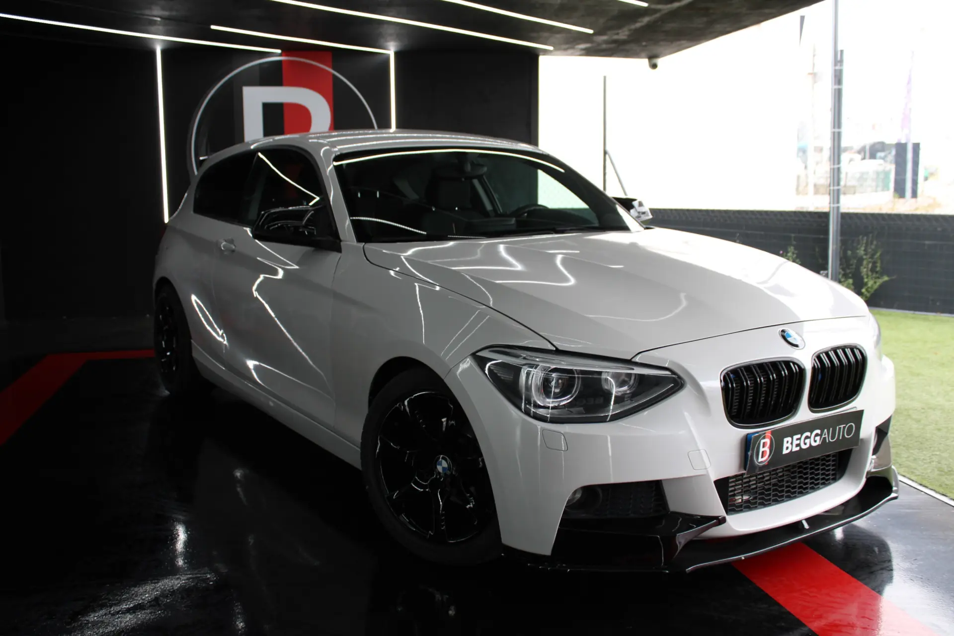 BMW 114 d Pack M 11