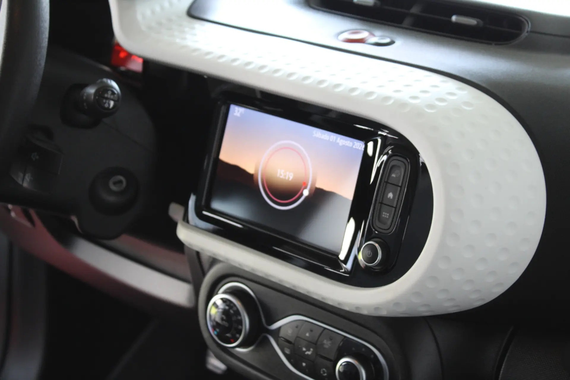 Renault Twingo 1.0 SCe Intens 29