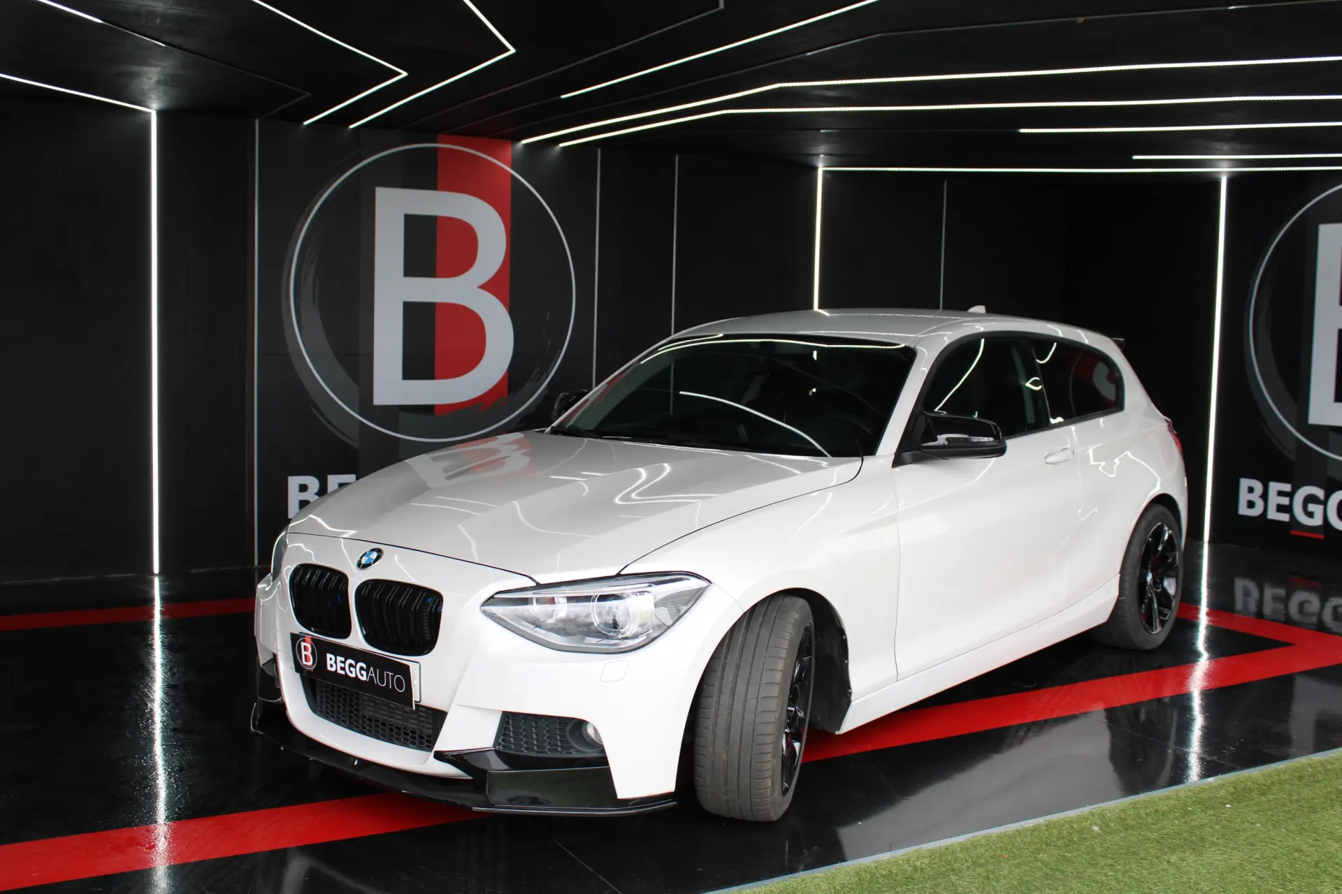 BMW 114 d Pack M 12