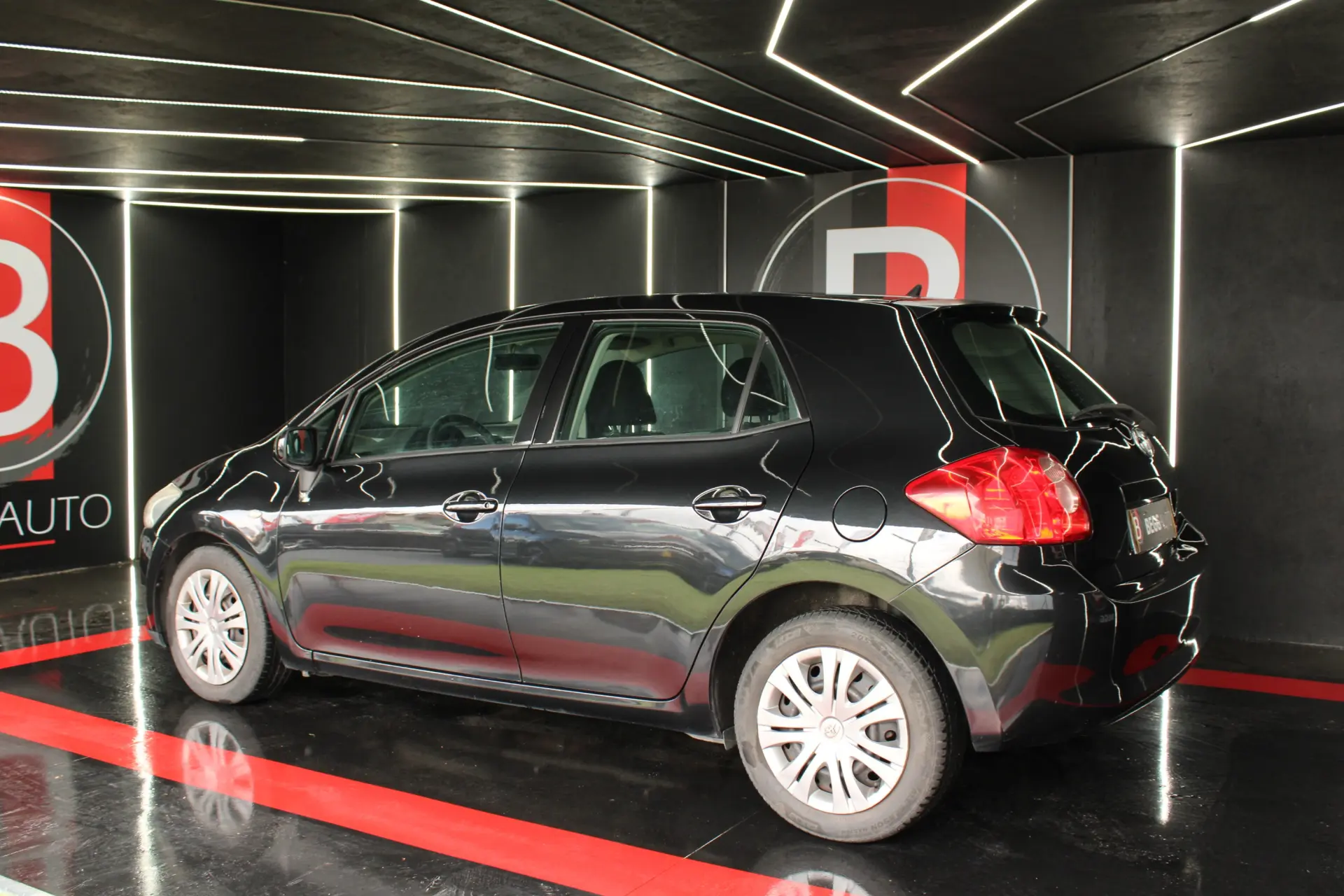 Toyota Auris 1.4 D-4D Sol 15