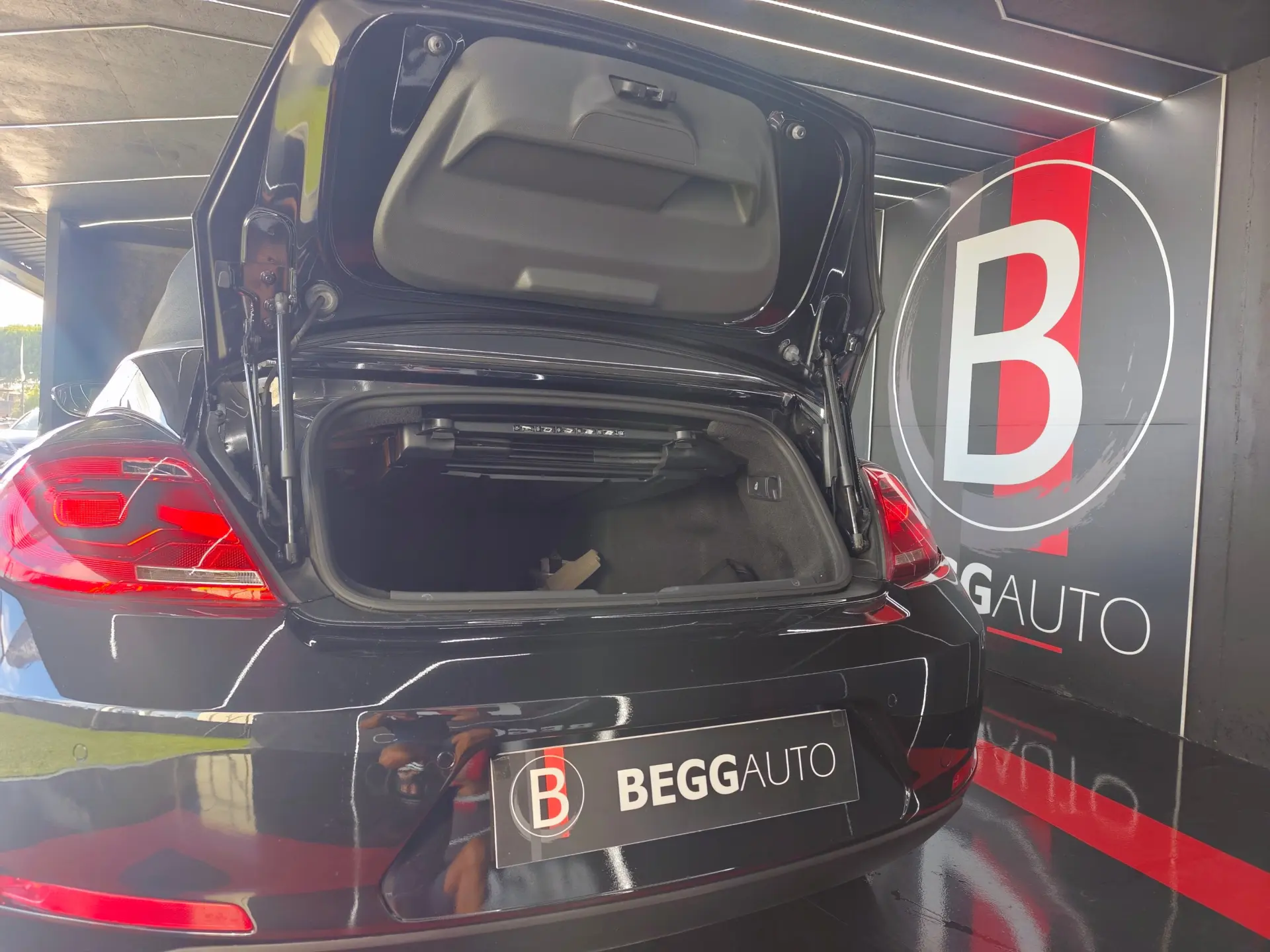 Volkswagen New Beetle Cabriolet ESSENCE 6