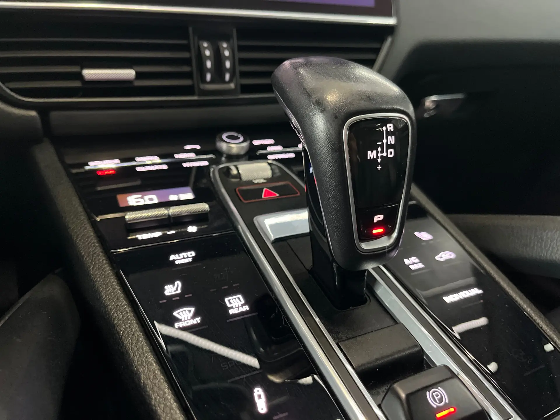 Porsche Cayenne Coupé E-Hybrid 29