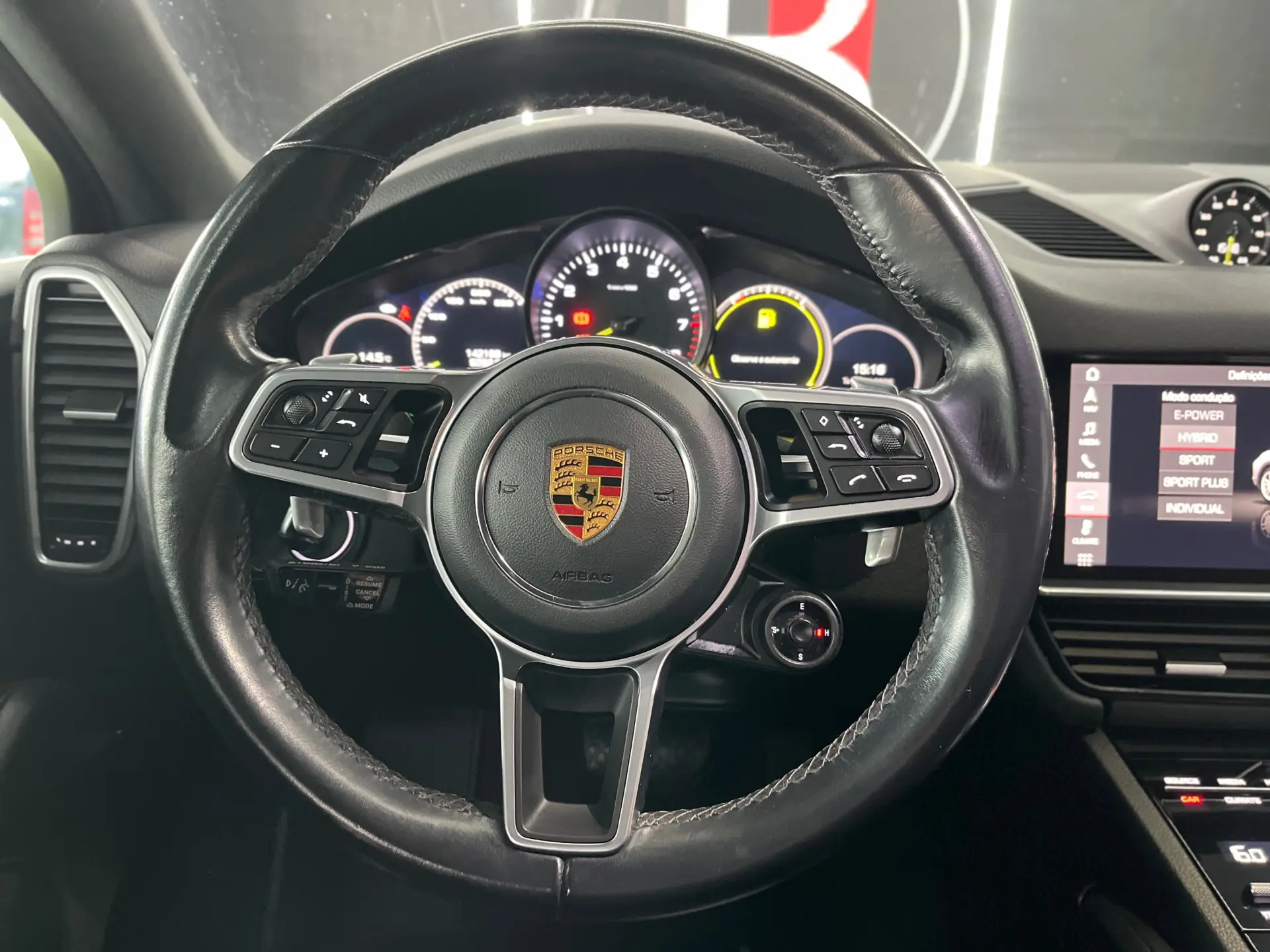 Porsche Cayenne Coupé E-Hybrid 23