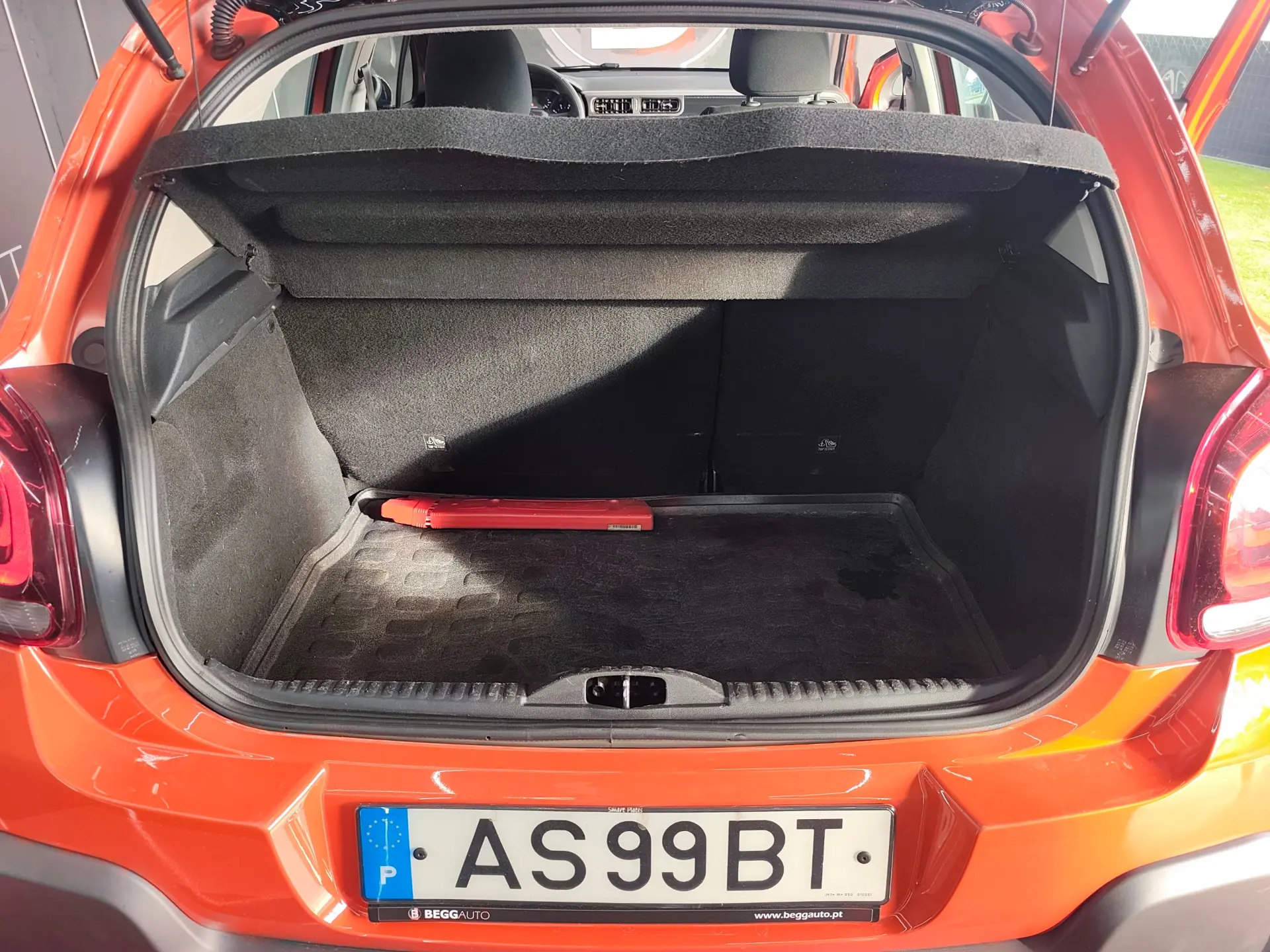 Citroen C3 1.2 PureTech Shine EAT6 16