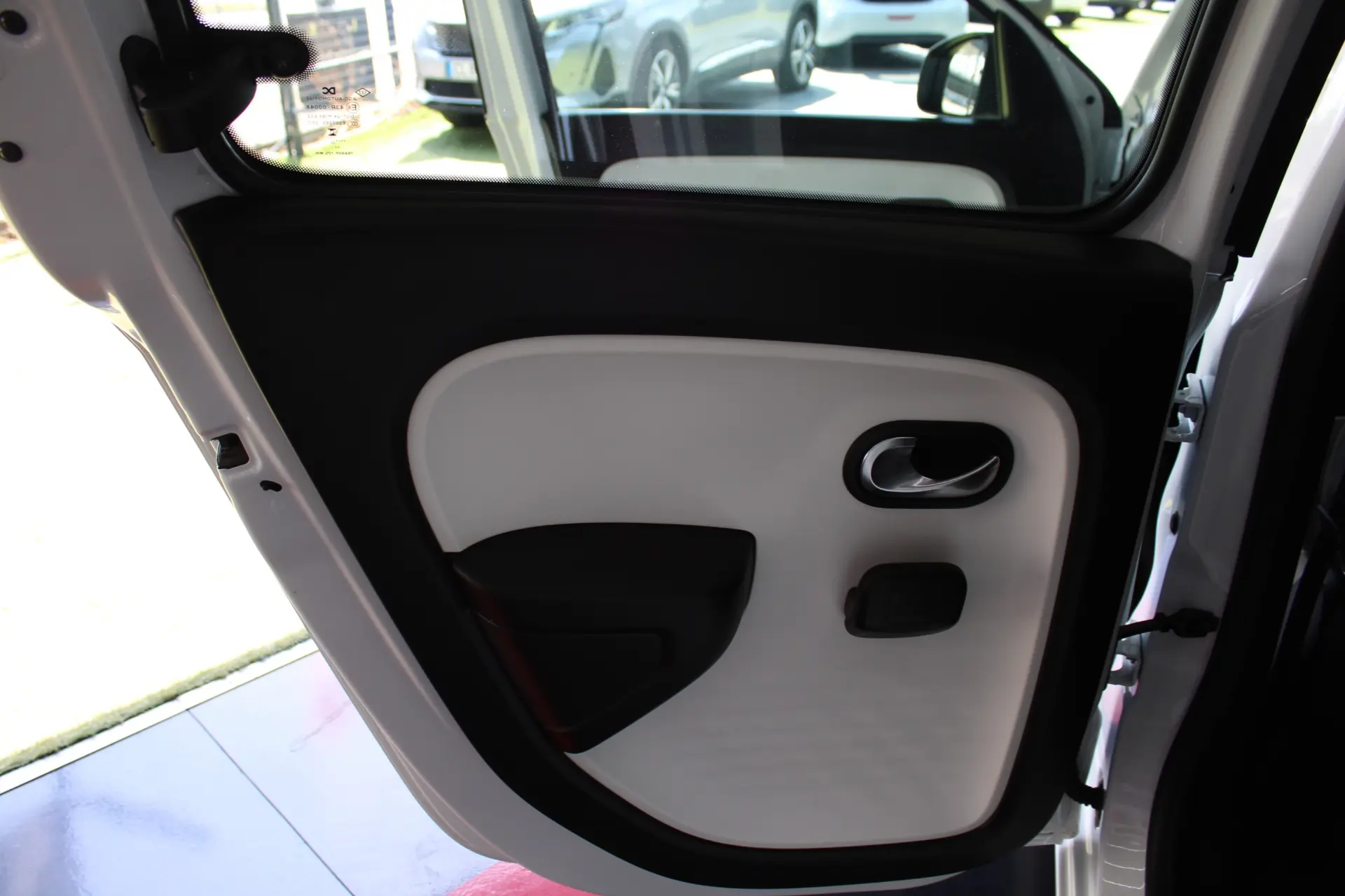 Renault Twingo 1.0 SCe Intens 23