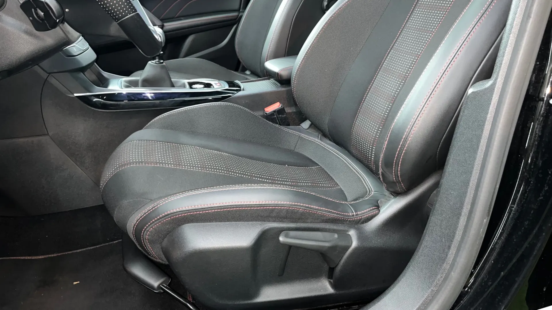 Peugeot 308 1.2 PureTech GT Line 27