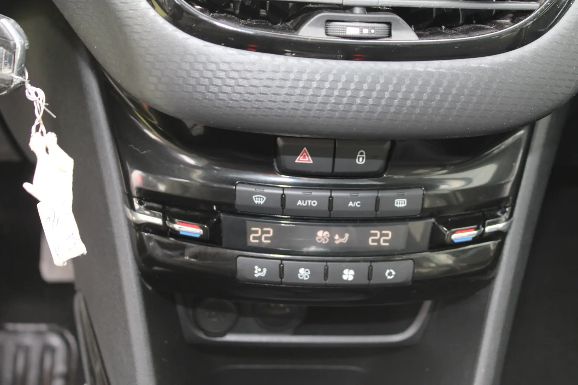 Peugeot 2008 PureTechAllure 34