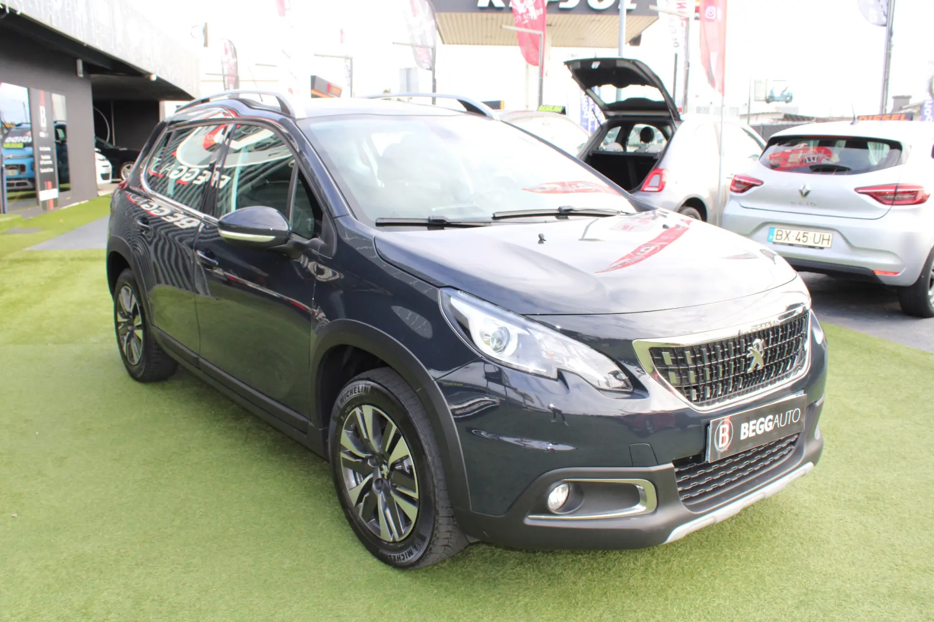 Peugeot 2008 PureTechAllure 3