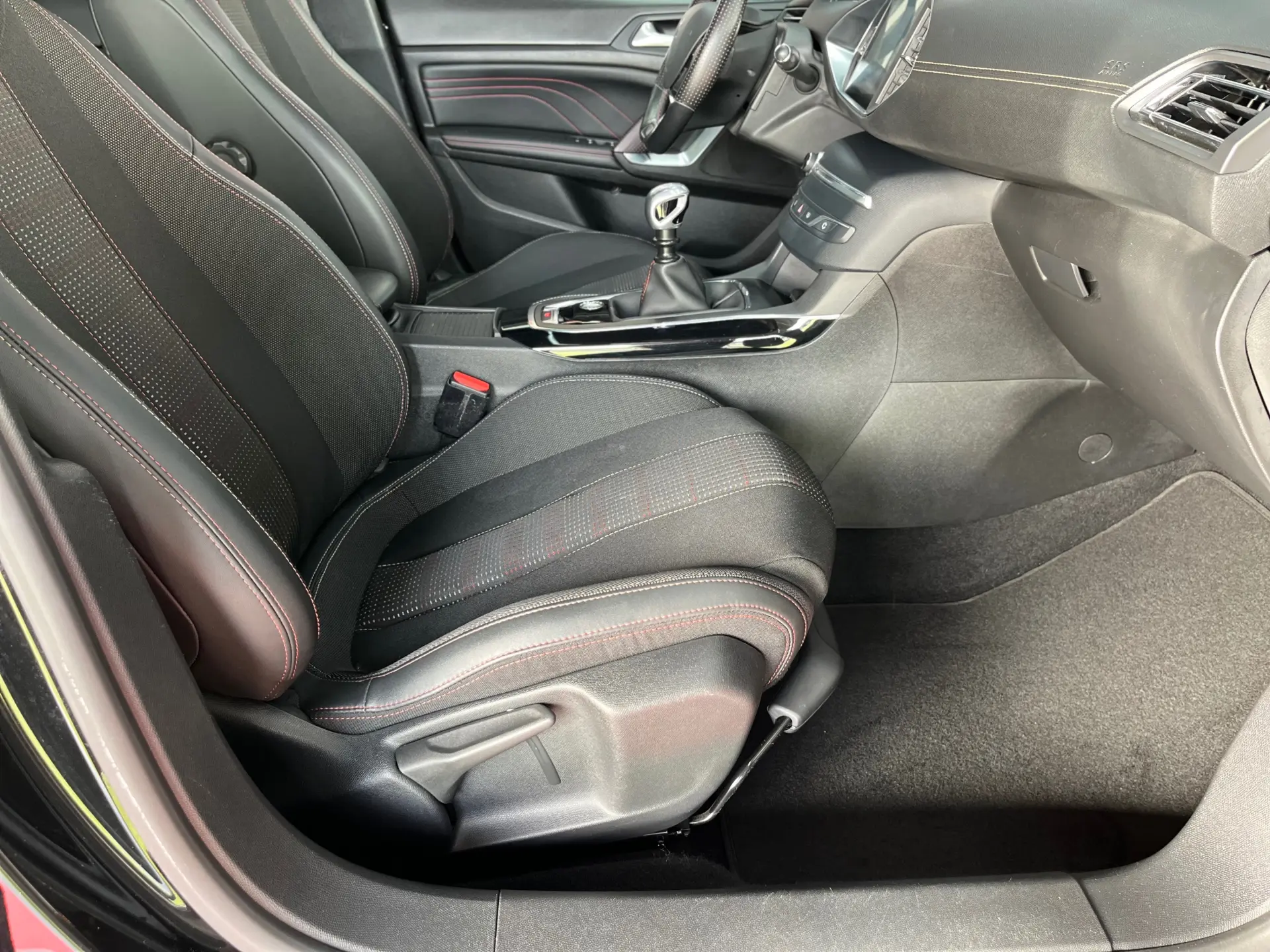 Peugeot 308 1.2 PureTech GT Line 47