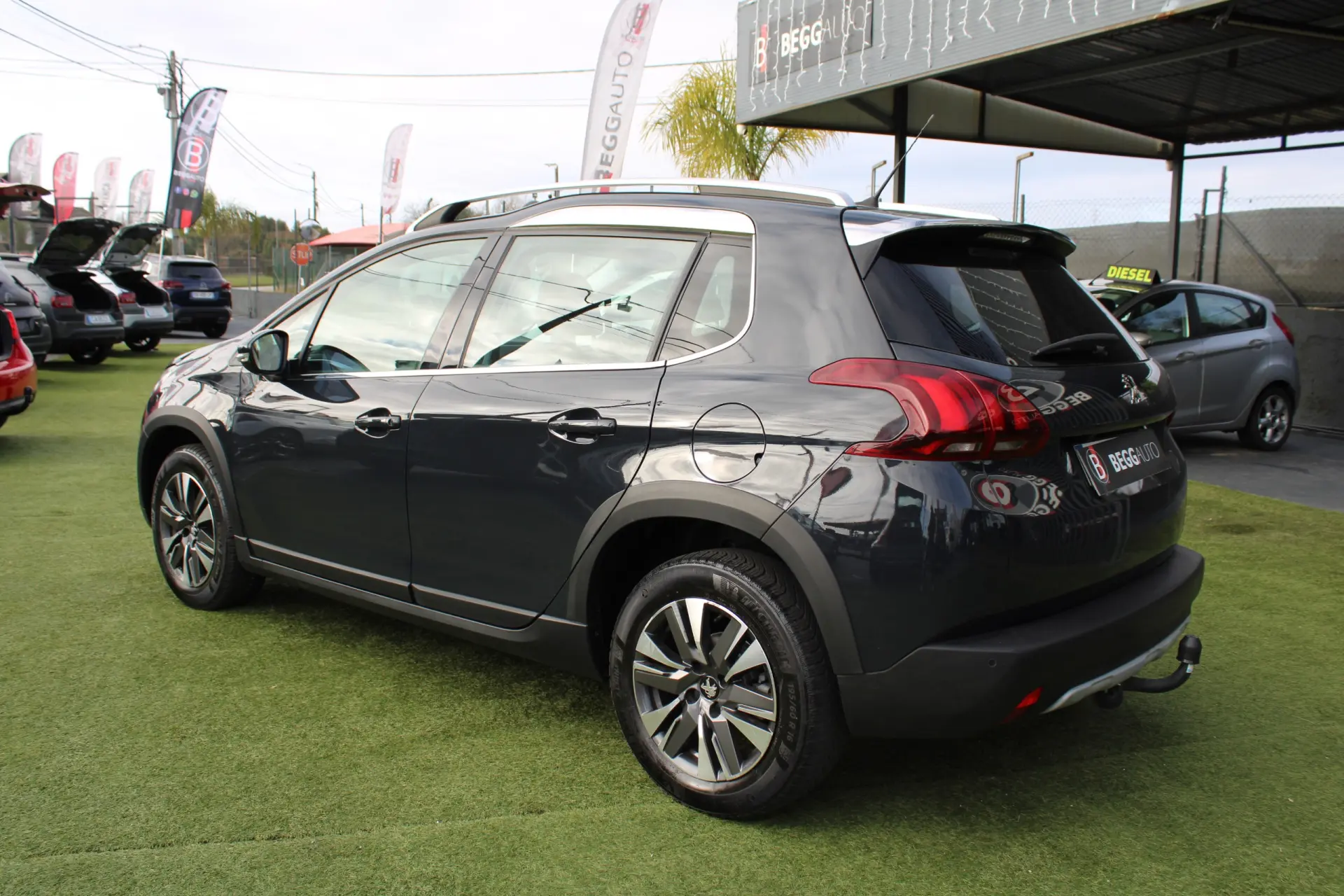 Peugeot 2008 PureTechAllure 4