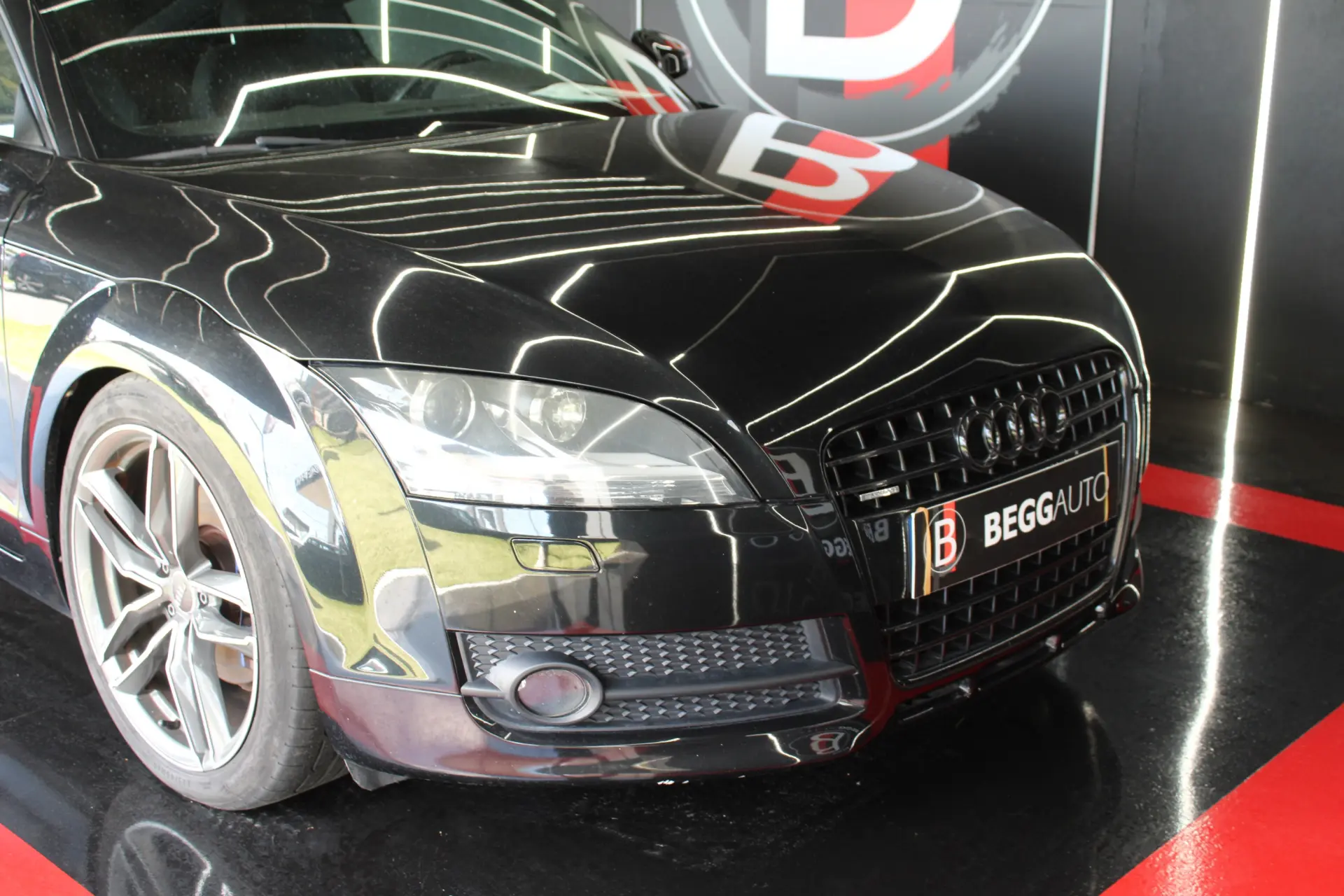 Audi TT Coupé 2.0 TDi quattro S-line 5