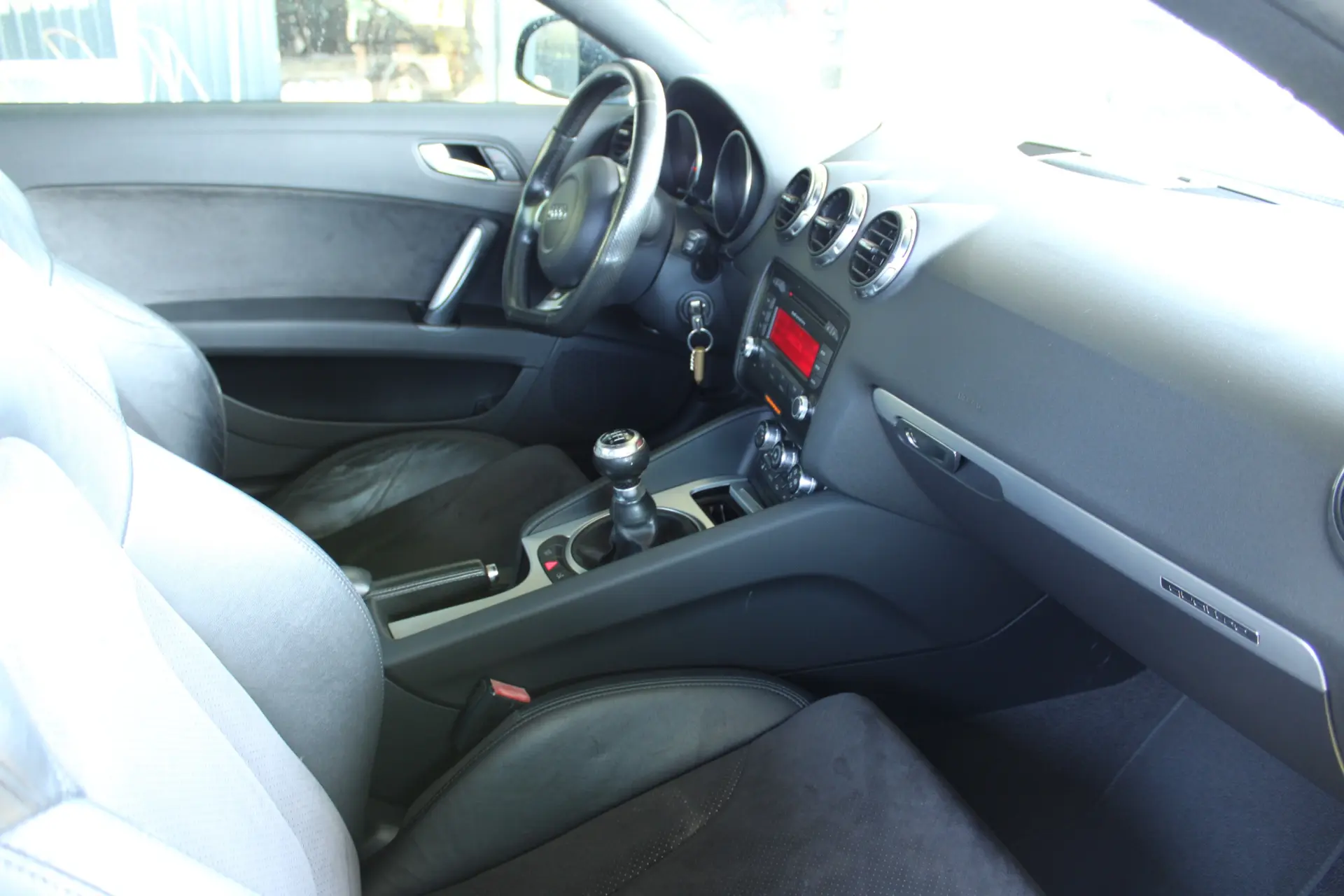 Audi TT Coupé 2.0 TDi quattro S-line 38