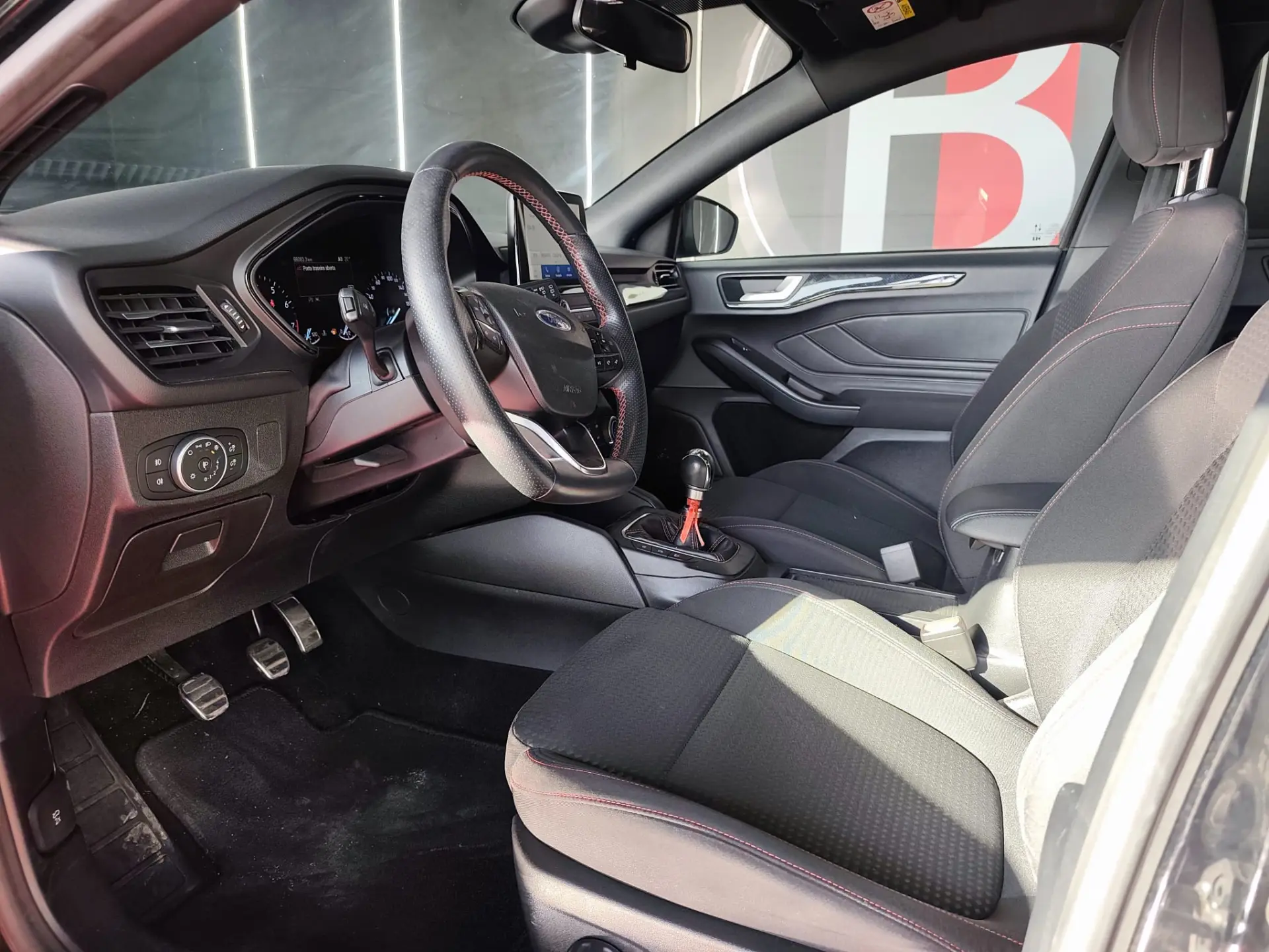Ford Focus SW 1.0 EcoBoost MHEV ST-Line 12