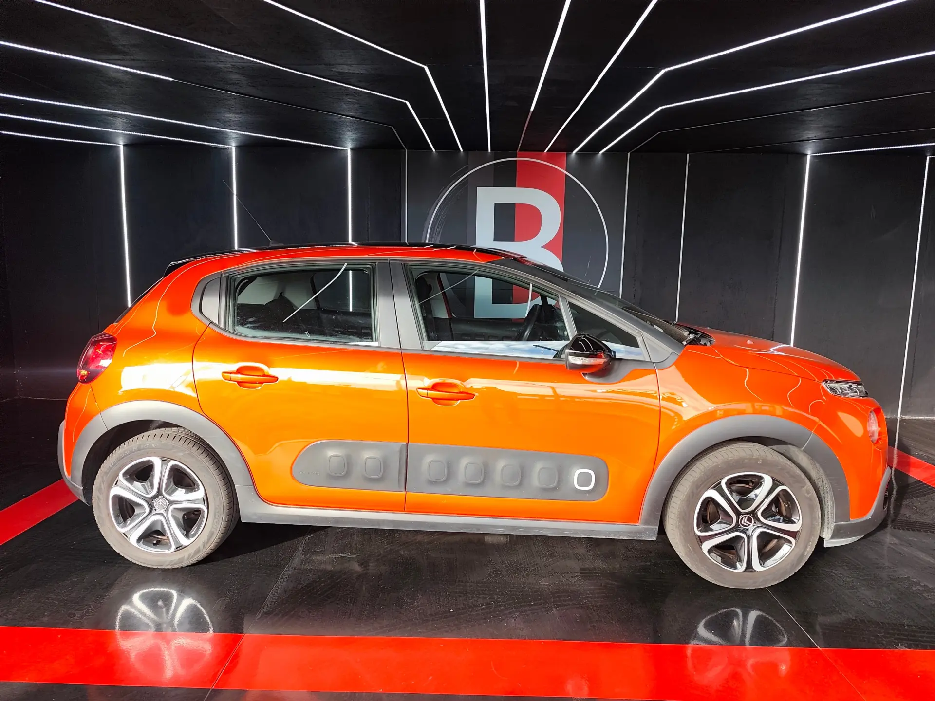 Citroen C3 1.2 PureTech Shine EAT6 4