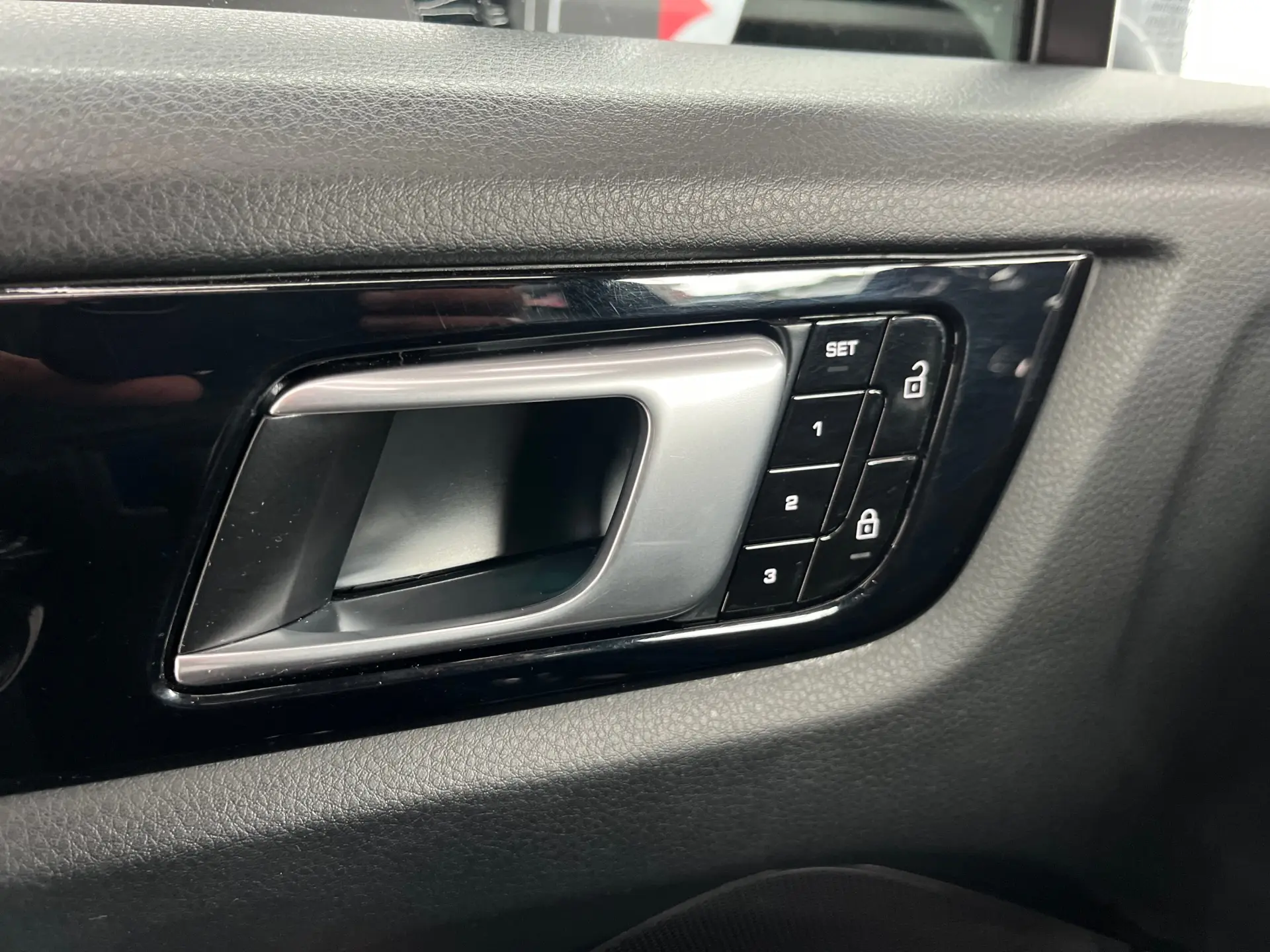 Porsche Cayenne Coupé E-Hybrid 51