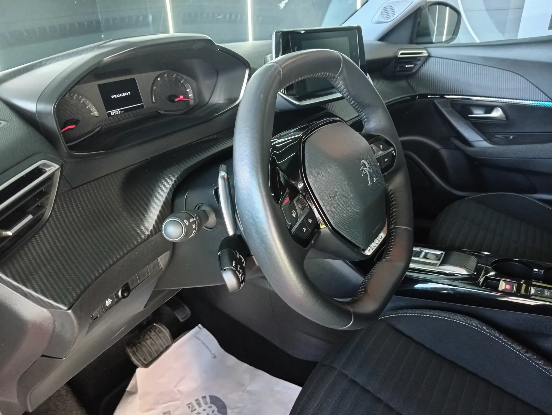 Peugeot 2008 ALLURE 15