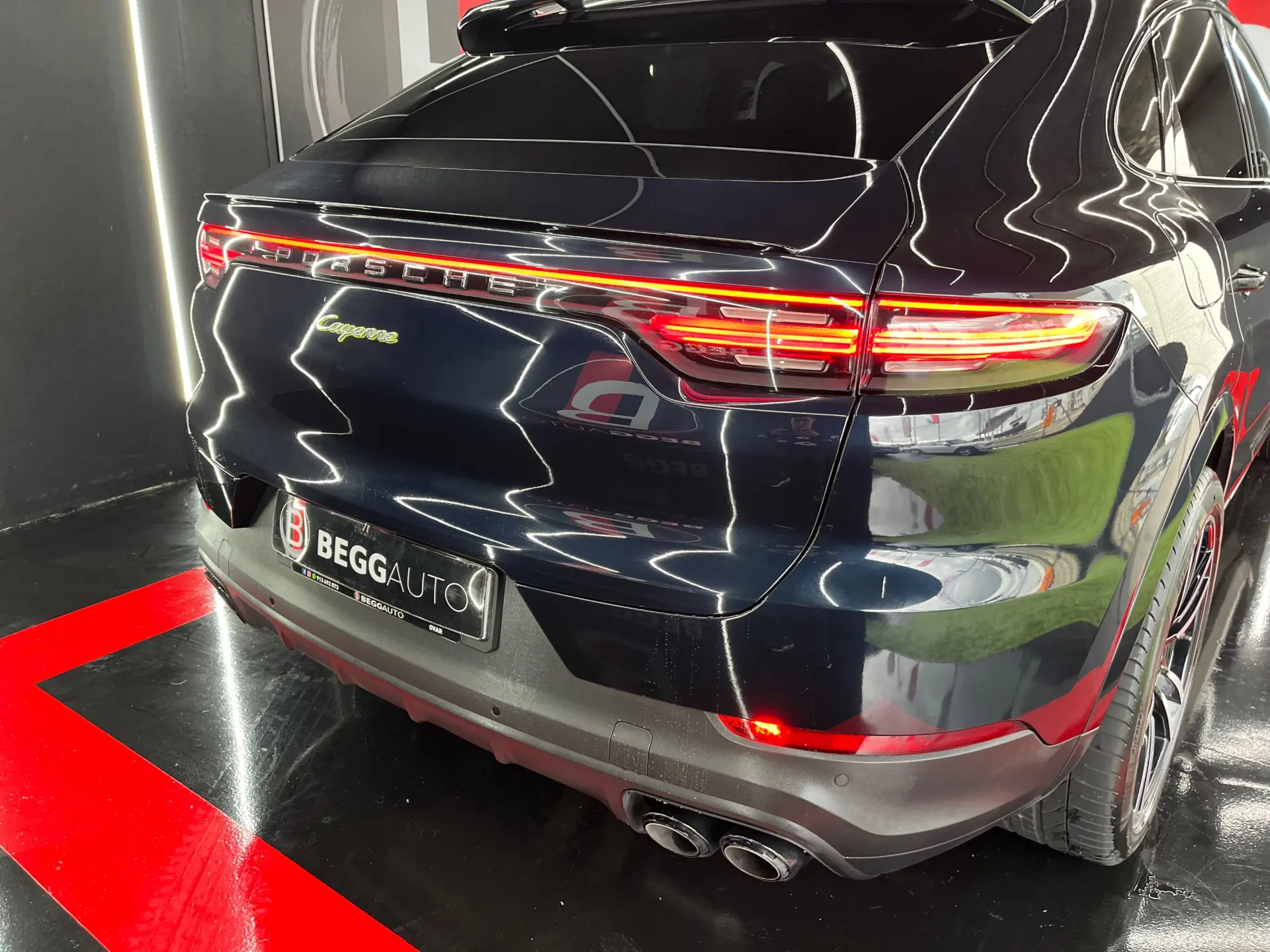 Porsche Cayenne Coupé E-Hybrid 12