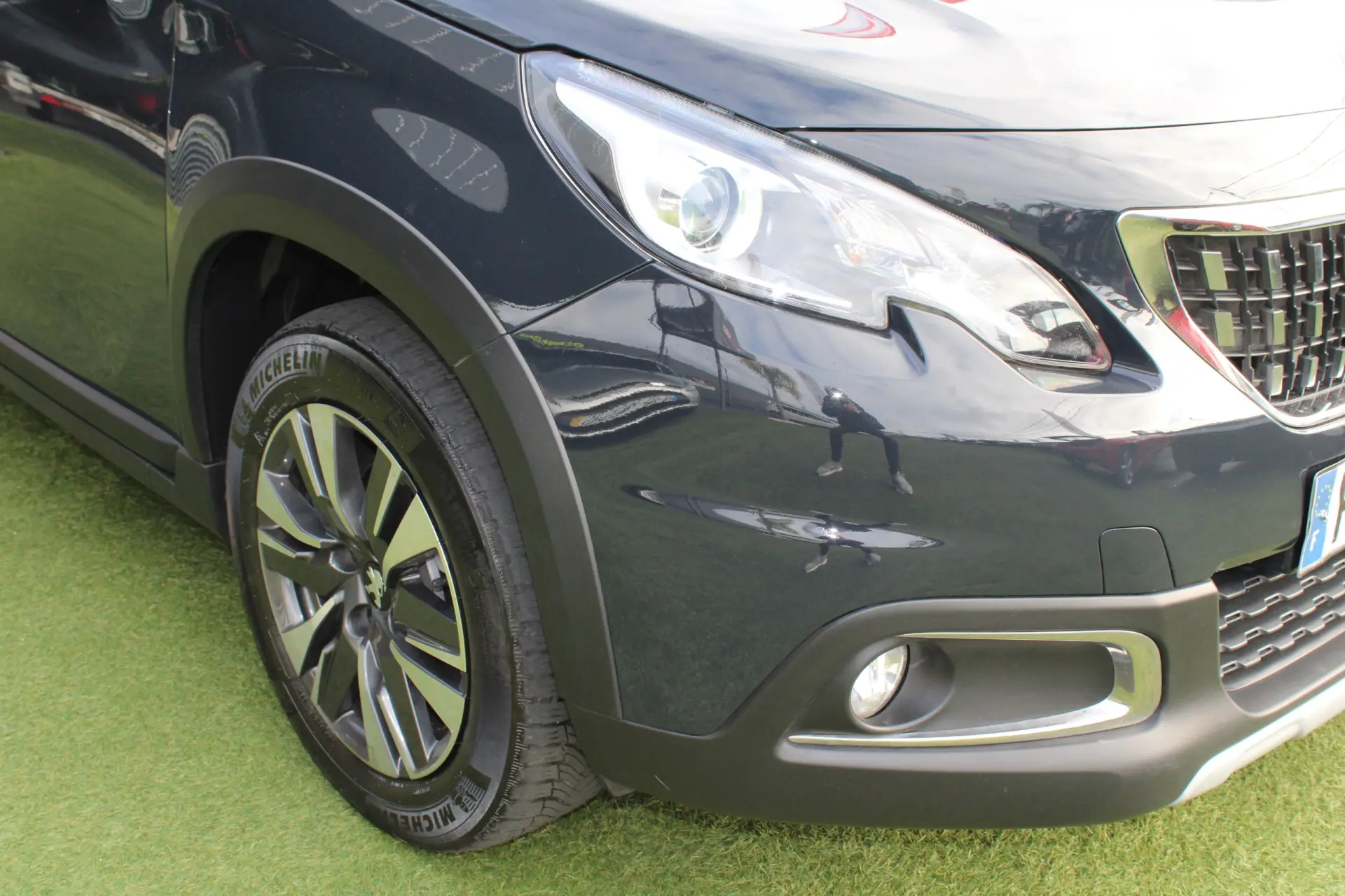 Peugeot 2008 PureTechAllure 8