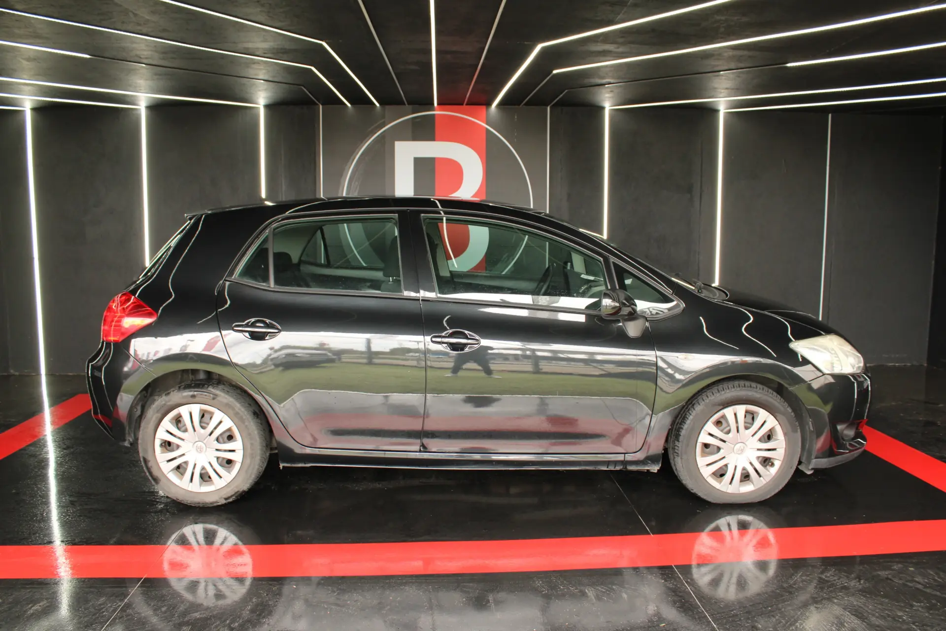 Toyota Auris 1.4 D-4D Sol 2