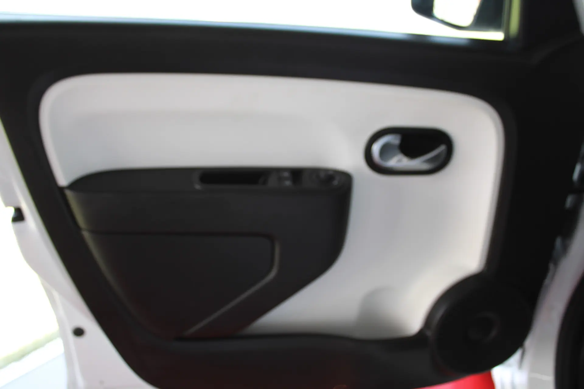 Renault Twingo 1.0 SCe Intens 13