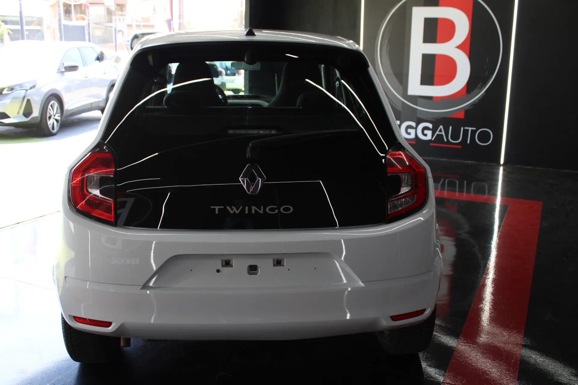 Renault Twingo 1.0 SCe Intens 5
