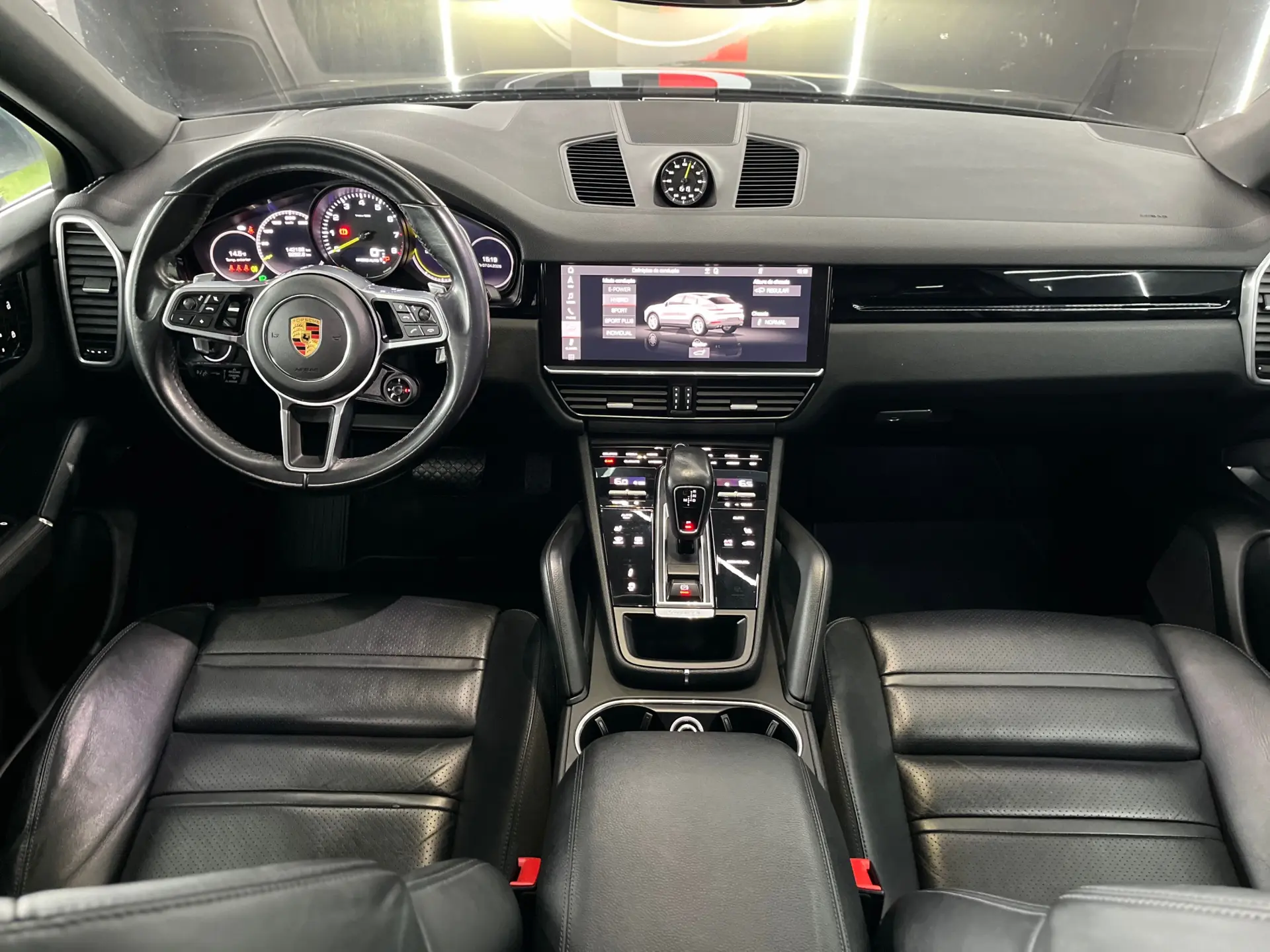 Porsche Cayenne Coupé E-Hybrid 26