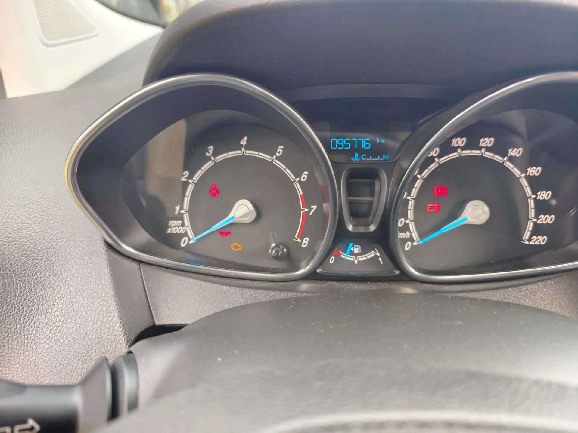 Ford Tourneo Courier 1.0 EcoBoost Titanium 11