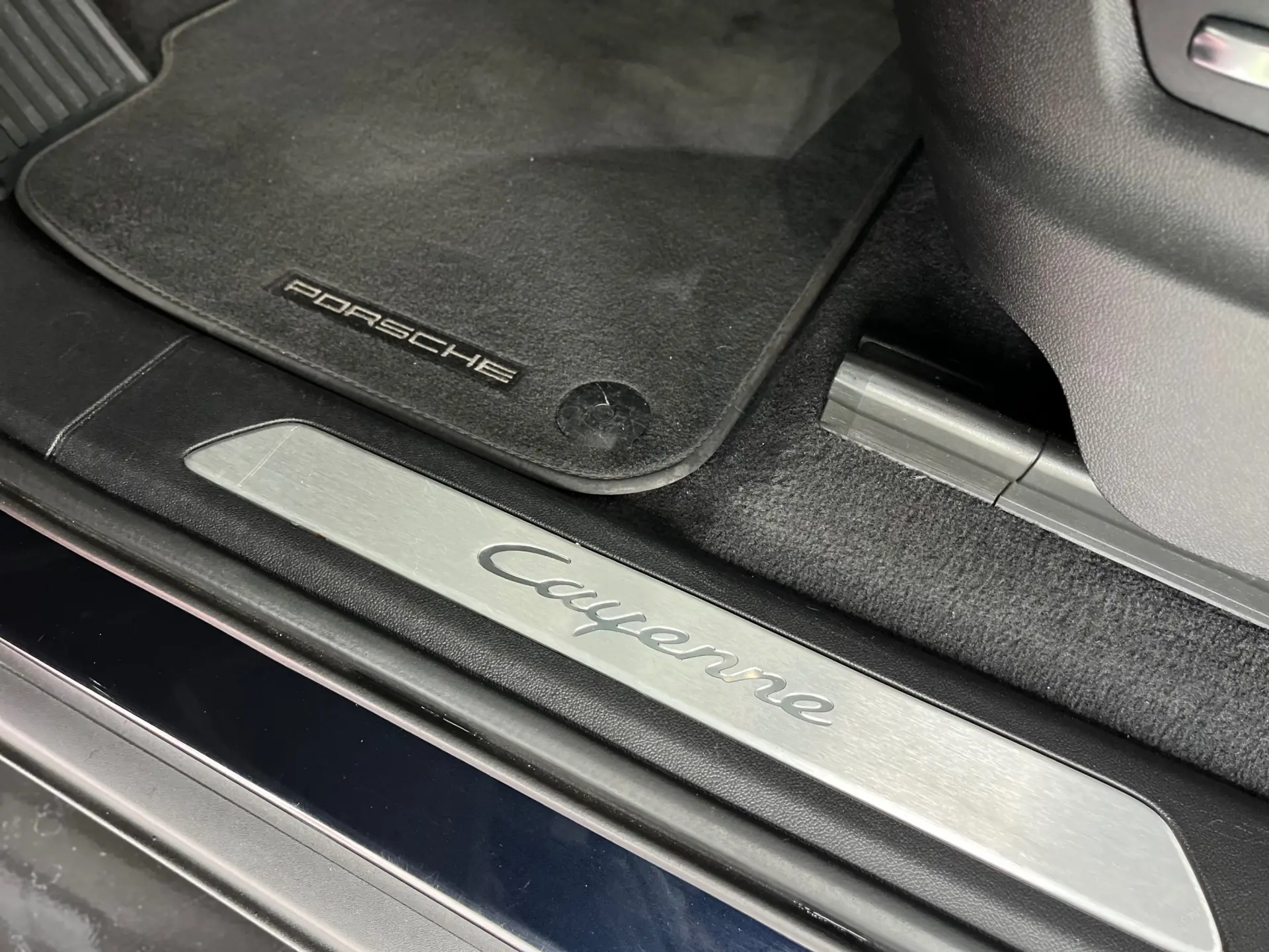 Porsche Cayenne Coupé E-Hybrid 36