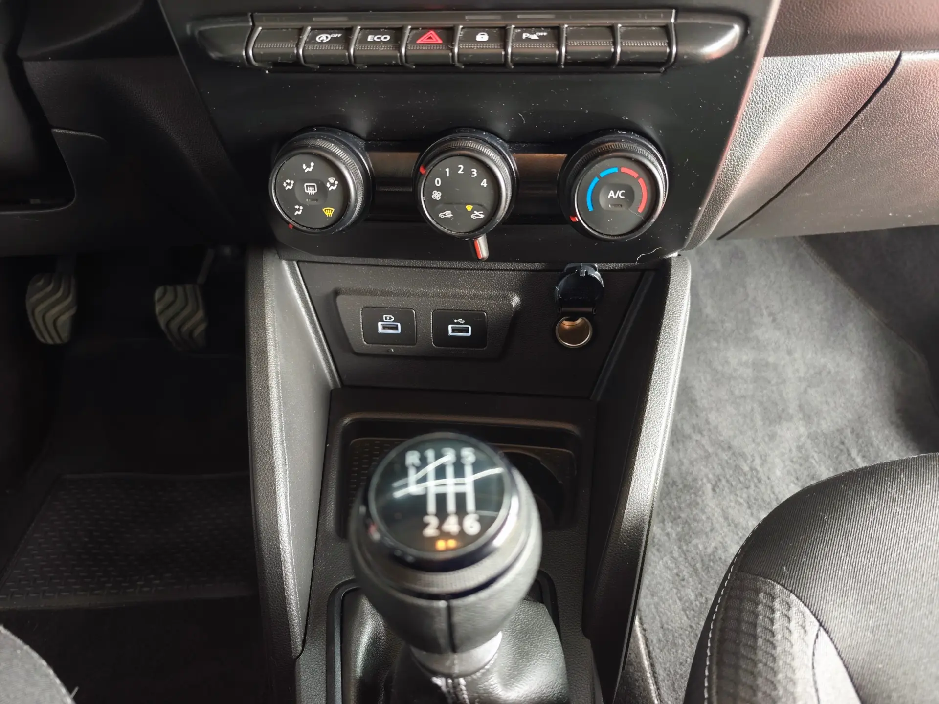 Dacia Duster ESSENCE 11