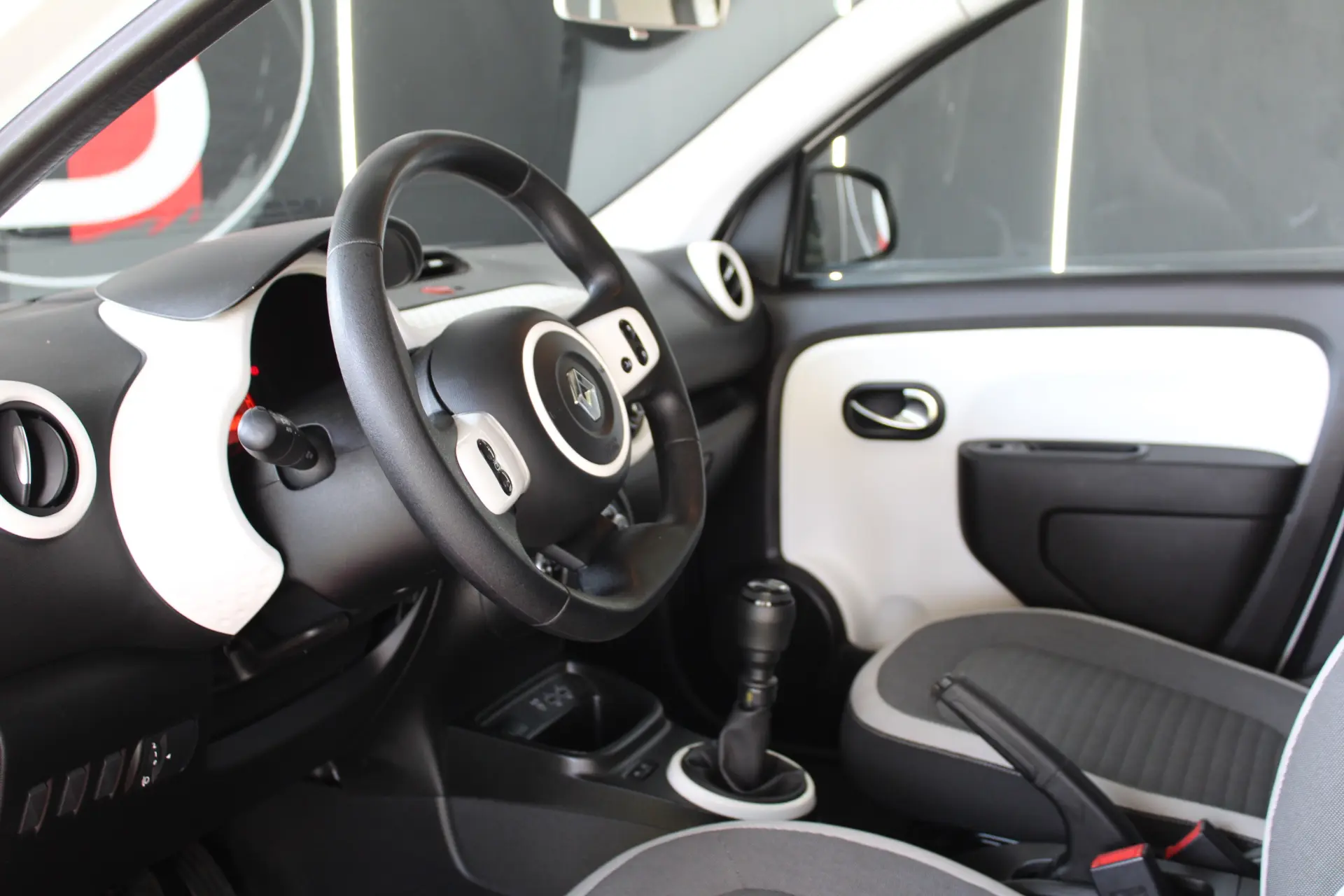 Renault Twingo 1.0 SCe Intens 16