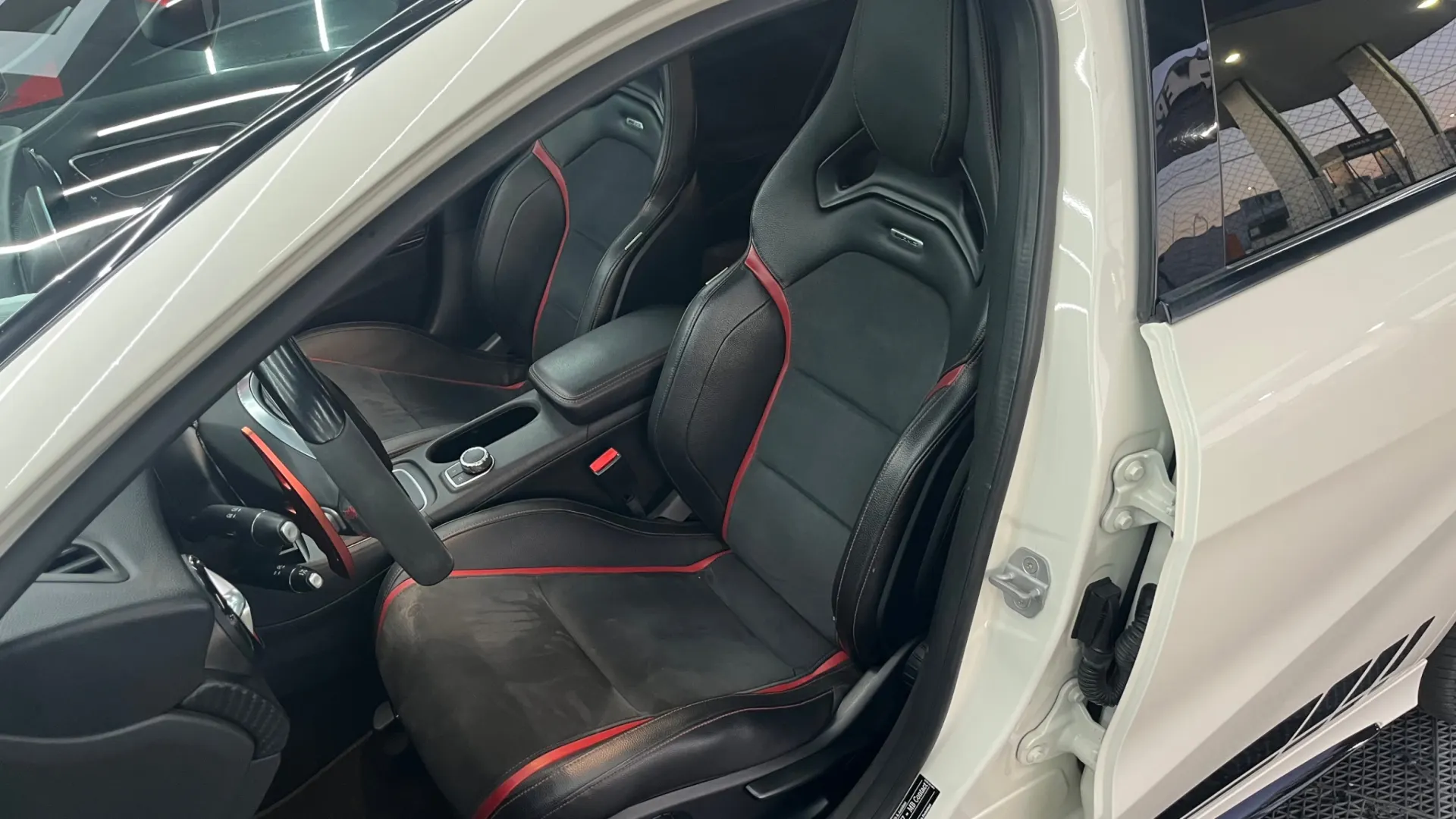 Mercedes-Benz A 45 AMG 4-Matic 25