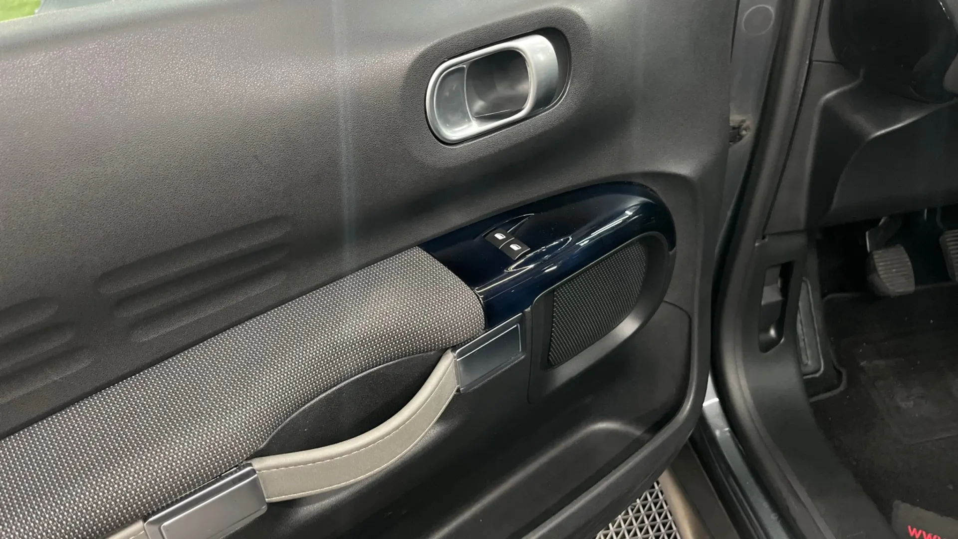 Citroën C4 Cactus 1.6 BlueHDi Feel 17