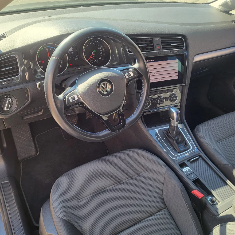 Volkswagen Golf AC/DC 6