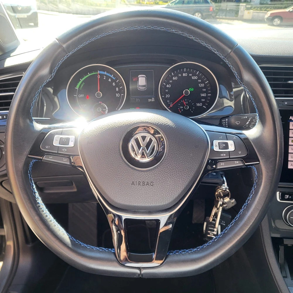 Volkswagen Golf AC/DC 7