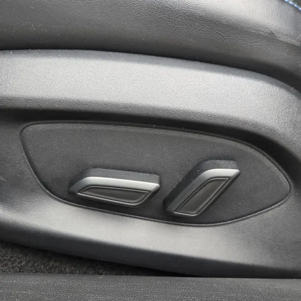 MG MG4 64 KW Luxury 19