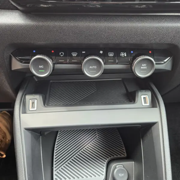 Citroen e-C4 136 PLUS 17
