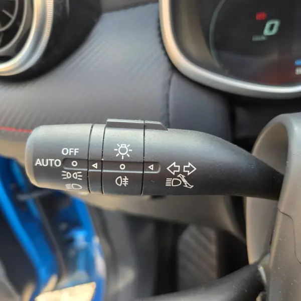 MG ZS Standard Luxury 72KW 18