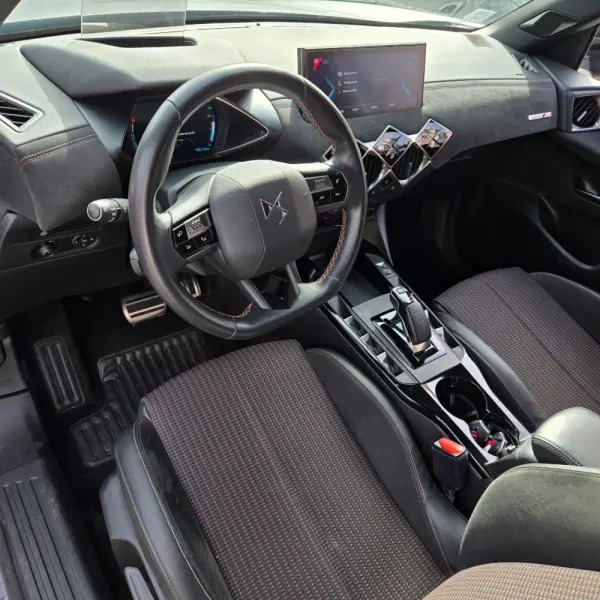 DS DS3 Crossback E-TENSE PERFORMANCE LINE 9