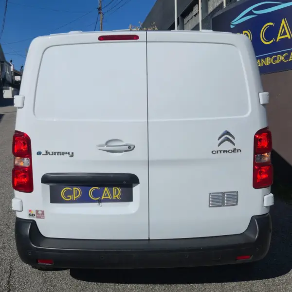 Citroen e-Jumpy Longa (50-kWh) 4