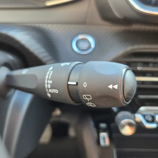 Peugeot e-208 50 kWh Allure ( COMERCIAL ) 12