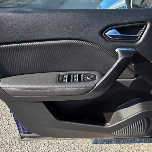 Renault Captur 1.6 R.S. LINE E-Tech Full Hybrid 10