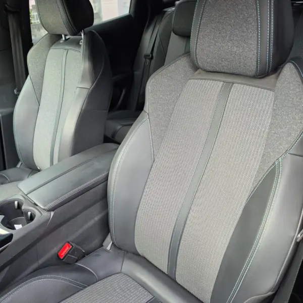 Peugeot 3008 1.6 Hybrid Allure Pack e-EAT8 12