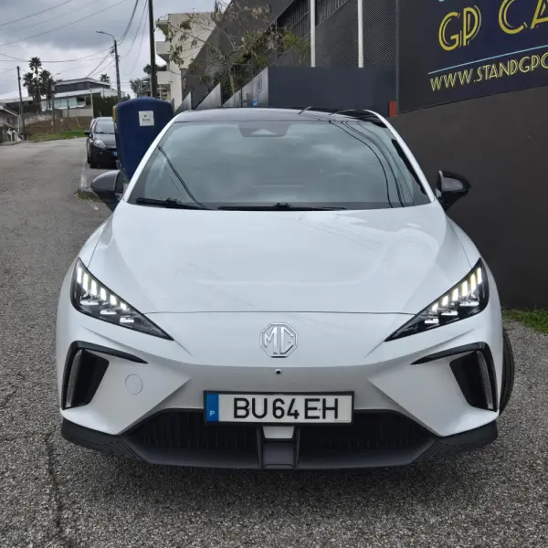 MG MG4 64 KW Luxury 2