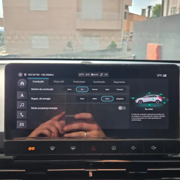 MG MG4 64 kWh Luxury 18