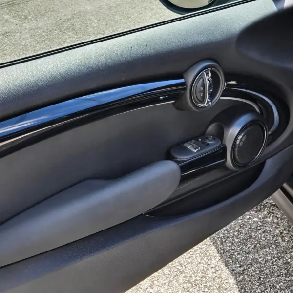 MINI 3 Portas Cooper SE Premium P. Resolute Edition 11