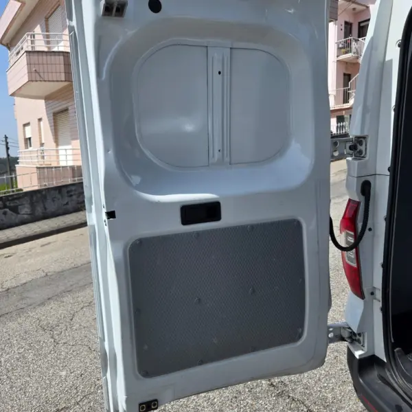 Maxus eDeliver 3 L2H1 6