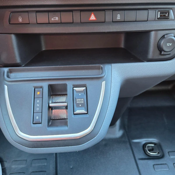Peugeot e-Expert 75 kWh Semi-Vidrado Premium Standard 17